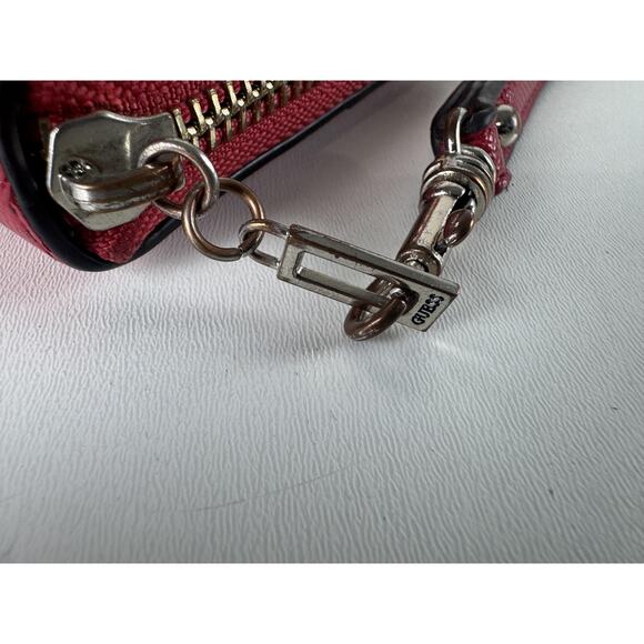 VTG Guess Wallet Womens Red Zip Around Wristlet Leather Logo Clutch Purse Bag - Picture 11 of 13